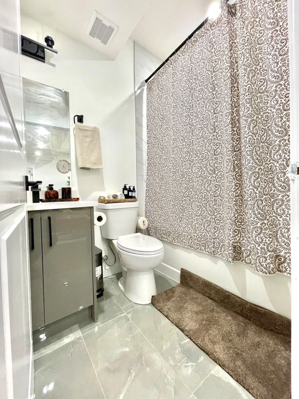 Modern Cozy Suite in St. Albert — photo 3