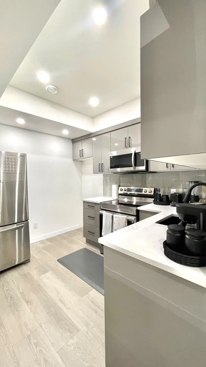 Modern Cozy Suite in St. Albert — photo 4