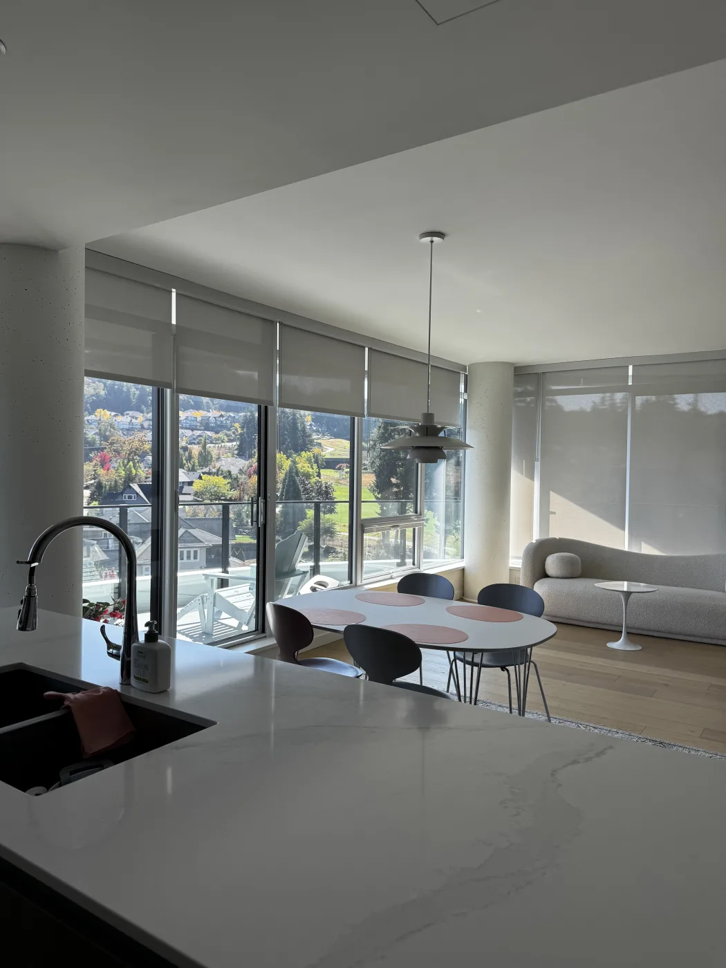 Fully Furnished 2 Bedroom + Den | Large Private Balcony — photo 1